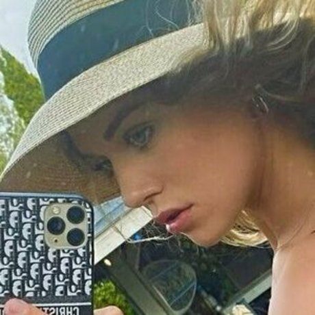 madisonbrock 無料モデル 写真