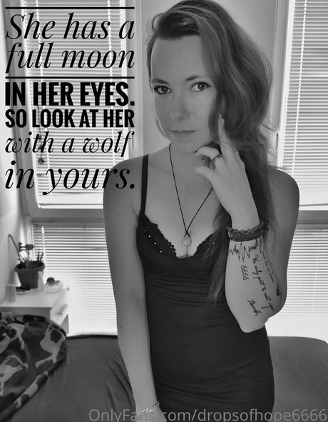 スターティーンオンリーファンズ ヌード 写真