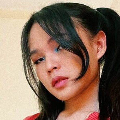 ladyboynatcha ポルノスター 写真