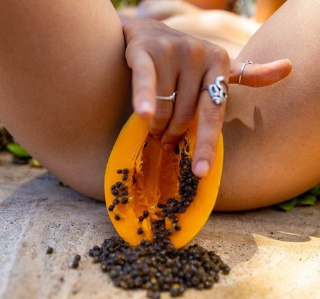 TheNakedIsland トップモデル 画像