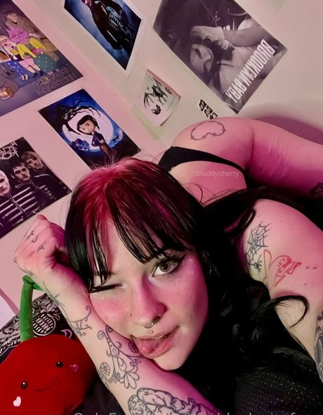 bluddycherryfree アダルトスター ギャラリー