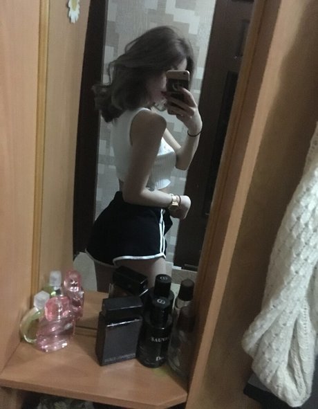 小柄で痩せたOnlyFans ホットポルノ 写真