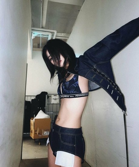 tiny pretty j 完璧なモデル 写真