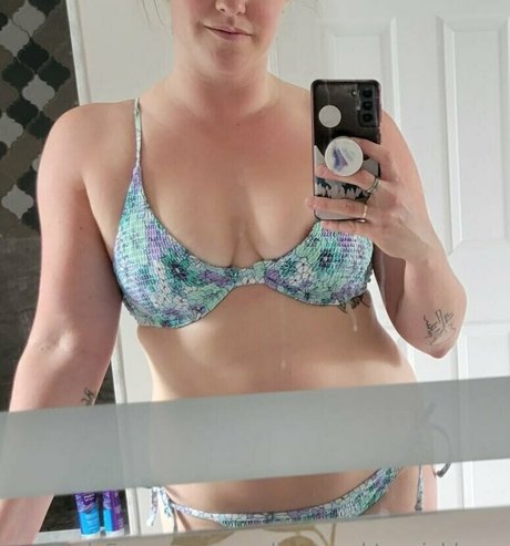 canadiannaughtyneighbour かわいいスター 画像