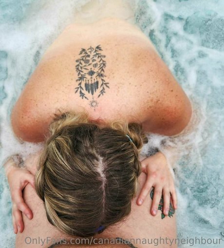 黒檀の小人OnlyFans エロチック 写真