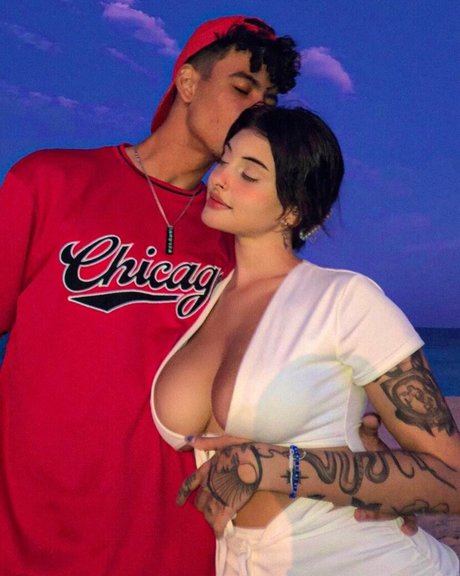 トップレスビーチOnlyFans ホットxxx 画像