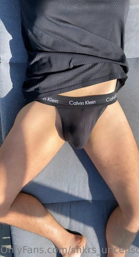 snkrs uncensored 可愛いモデル 写真