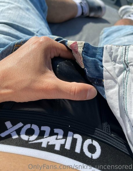 snkrs uncensored ポルノ女優 写真