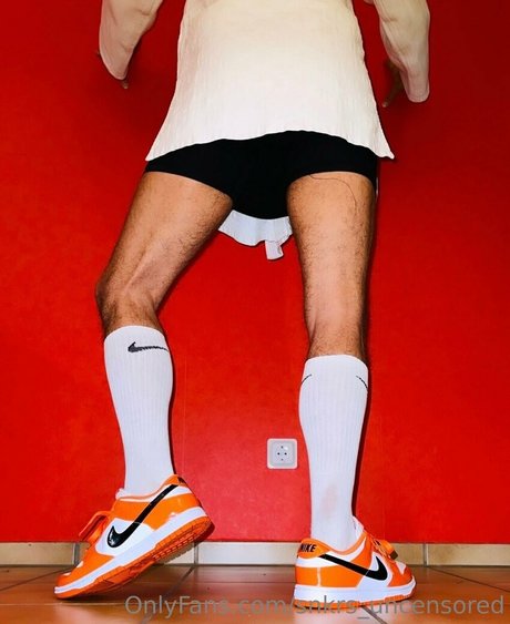 snkrs uncensored ポルノスター トップ 写真