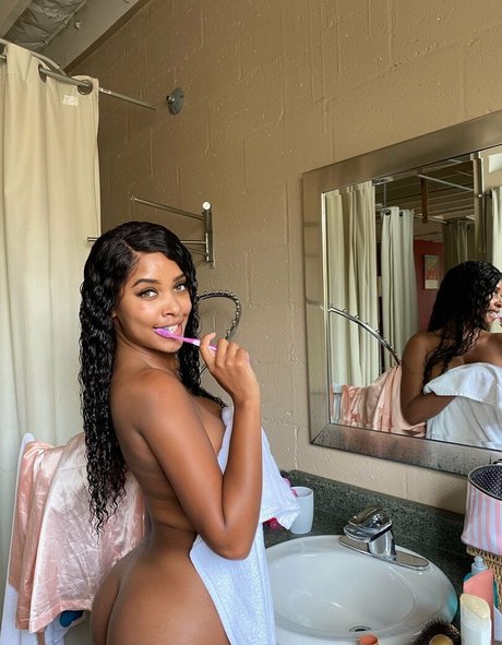 ナイロン足 OnlyFans アートポルノ 写真