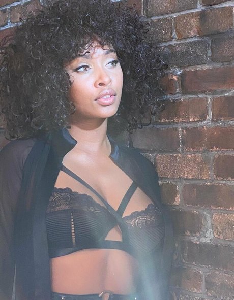 phoenixskye エロティックなポルノスター ギャラリー