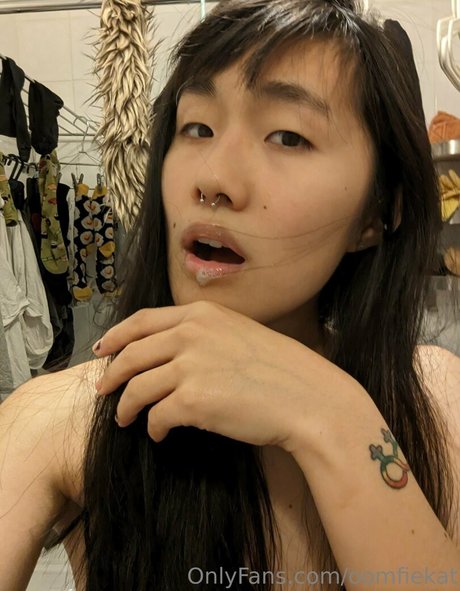 ニューハーフ 熟女 OnlyFans xxx 写真