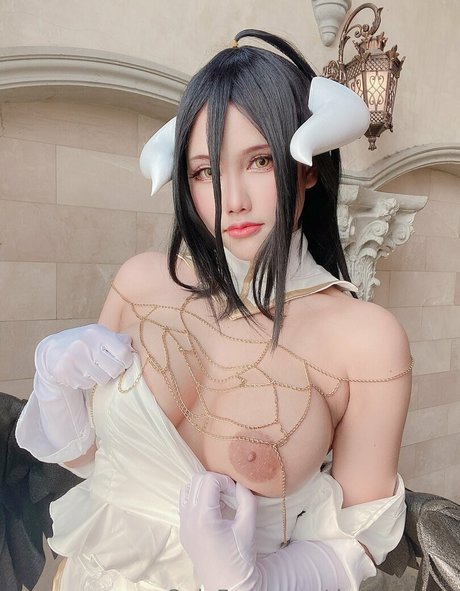 アナルパウグオンリーファンズ ポルノ 画像