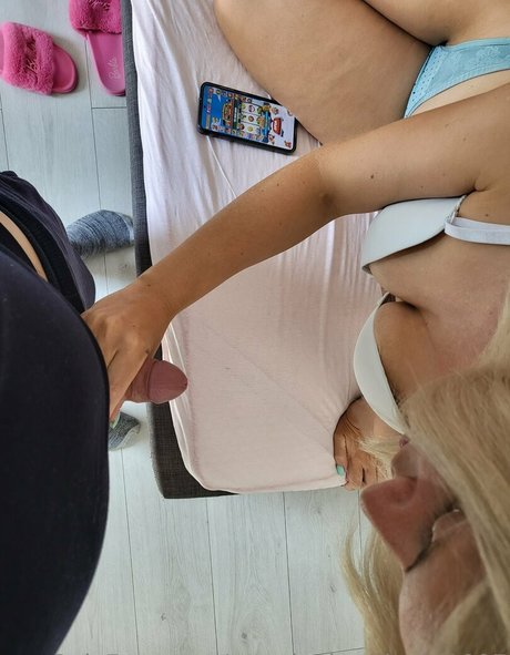 毛深い妊婦OnlyFans セクシーヌード 写真