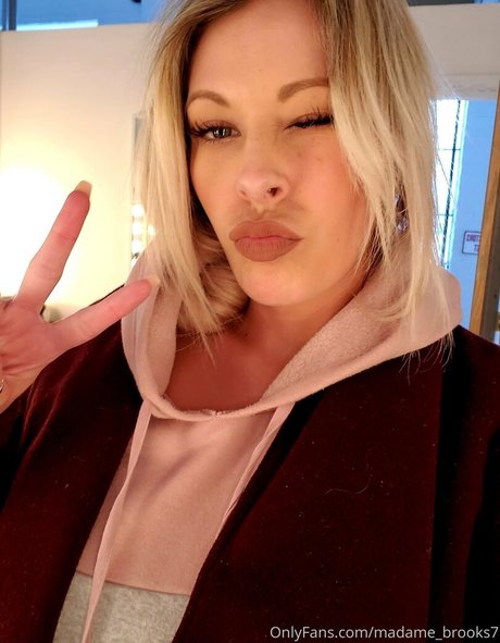 Nikki Brooks ポルノスター ベスト 写真