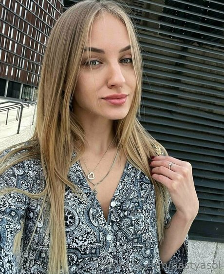 濃厚なラテン系熟女OnlyFans トップ 写真