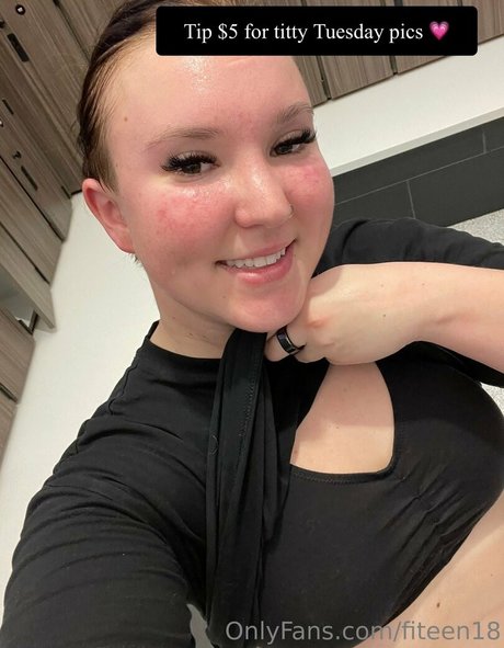 かわいい赤毛のOnlyFans 可愛い 写真