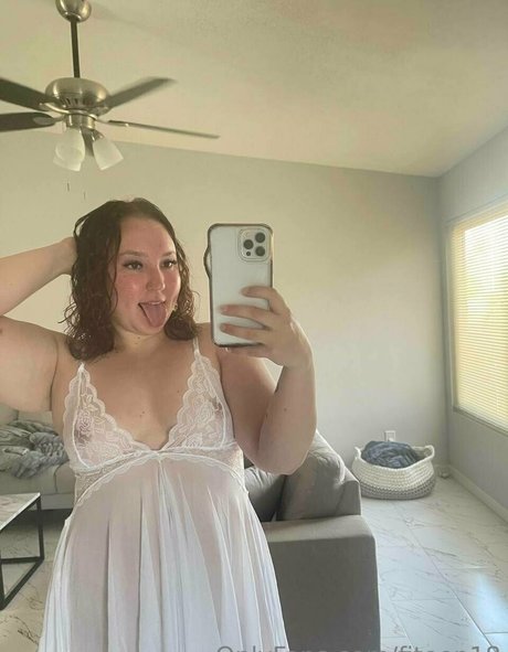 レズビアン ストラップオン OnlyFans 無料ヌード 写真