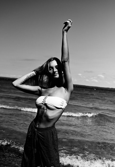 avacanary セックス女優 ギャラリー