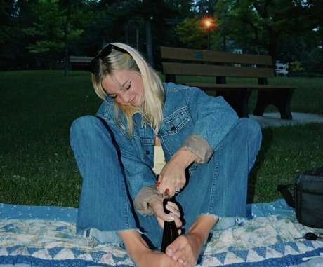 avacanary xxxモデル 写真