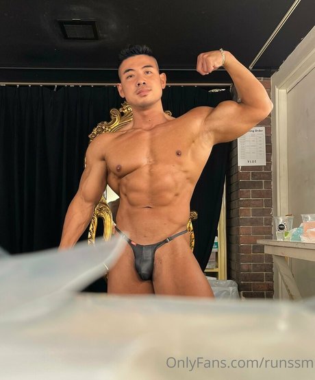 runssm 高品質モデル 写真