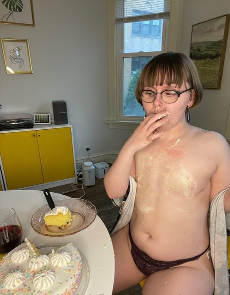 ニューハーフ ドミナトリックス OnlyFans アートヌード アーカイブ