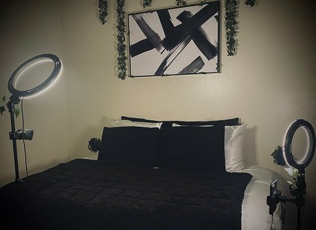 18歳のOnlyFans アート裸 ギャラリー