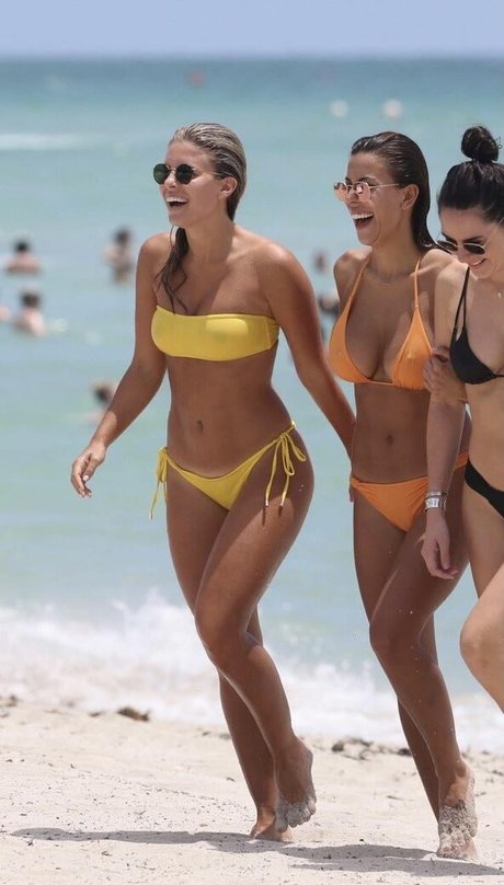 小柄なBBC OnlyFans 美しい 写真