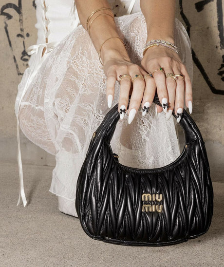 18歳のOnlyFans xxx 画像