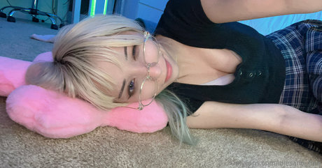 膨らみ OnlyFans 美しいヌード 写真