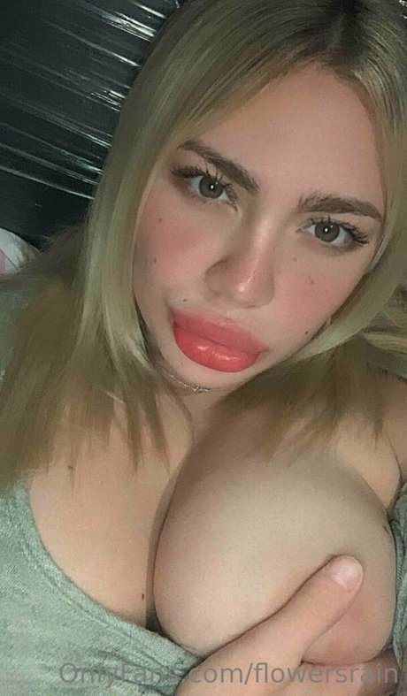 flowersrain トップモデル 写真