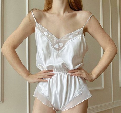 Depop Wins エロティックモデル ギャラリー