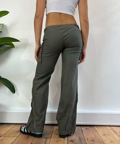 Depop Wins ポルノモデル ギャラリー