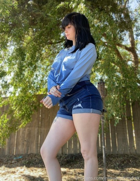 infatuatedkittyfree ホット女優 画像