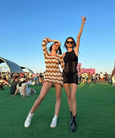 ゲイディルドOnlyFans セクシー裸 写真