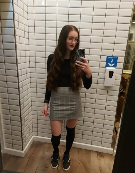 女神オンリーファン ポルノグラフィック 写真