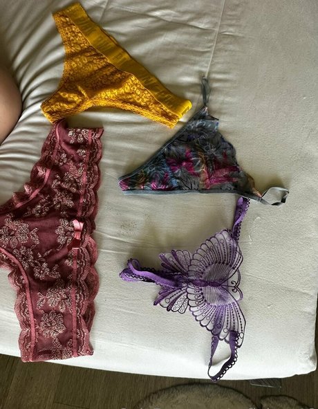 客室乗務員 OnlyFans セクシー裸 写真