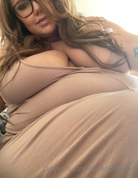 ニューハーフ巨乳OnlyFans アダルト 画像