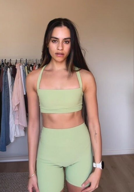 細身の巨乳OnlyFans 無料ポルノ 写真