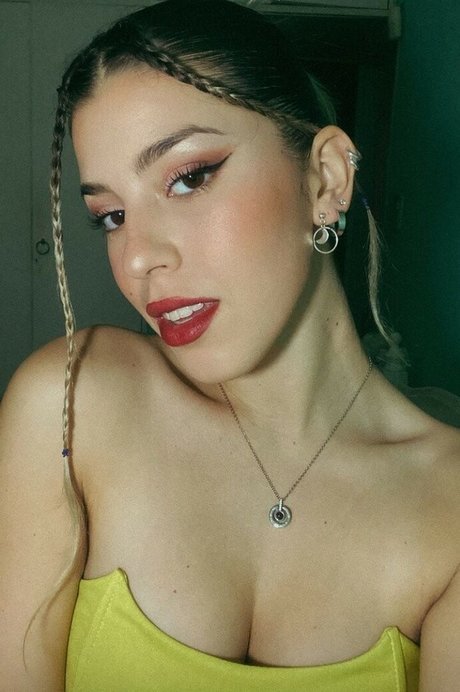 イタリア人熟女OnlyFans アートポルノ 画像