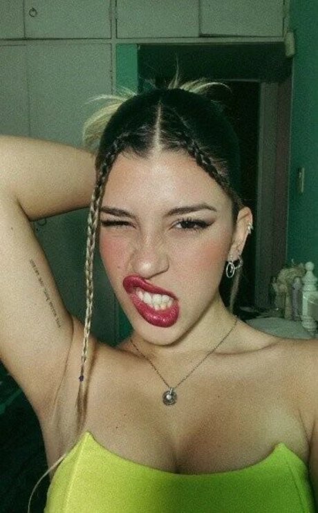 ブルネットのPOV OnlyFans ポルノ 画像