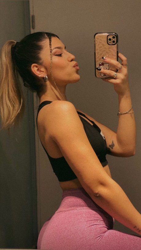 DMV オンリーファン ヌード 写真