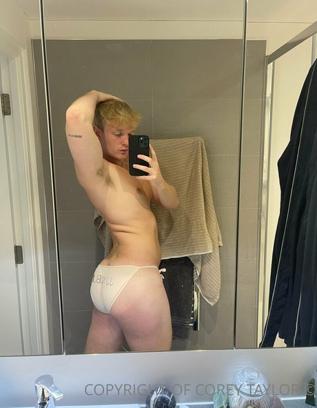 coreytaylorvip ヌードのポルノスター 写真