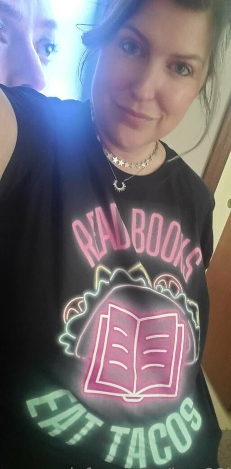 ブルネットのPOV OnlyFans ホットセクシー 写真