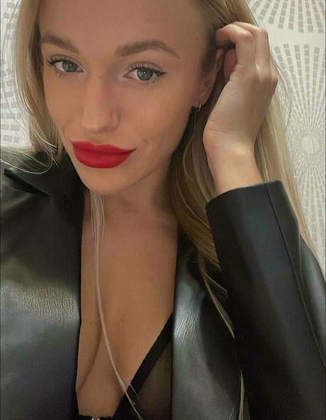 aislinxxxmodel xxxポルノスター 写真