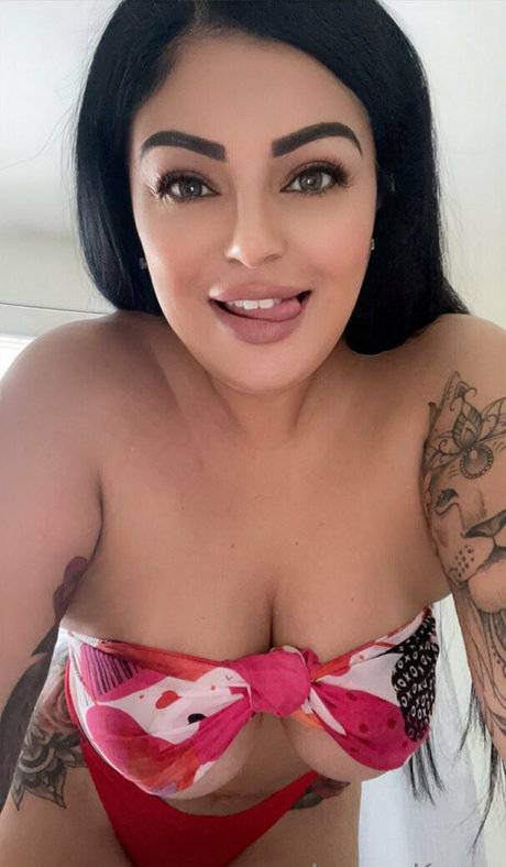 黒檀の小人OnlyFans ベスト 画像