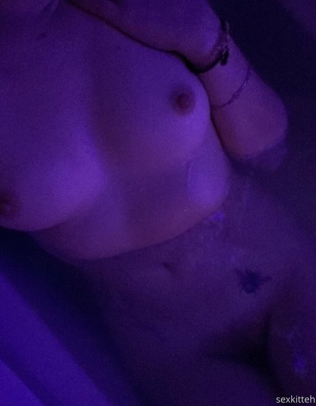 アジア人痴女OnlyFans セクシー 画像