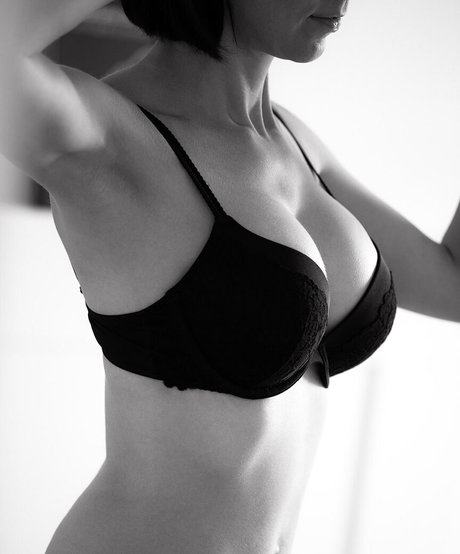 黒檀の小人OnlyFans 美しいxxx 写真