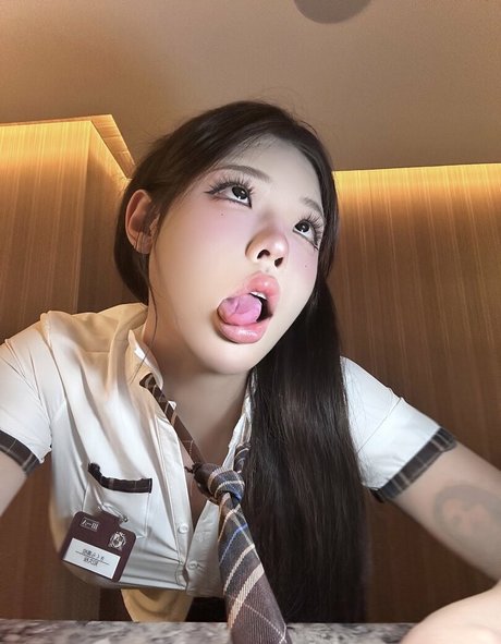 Yuzichucunqi かわいいモデル 写真