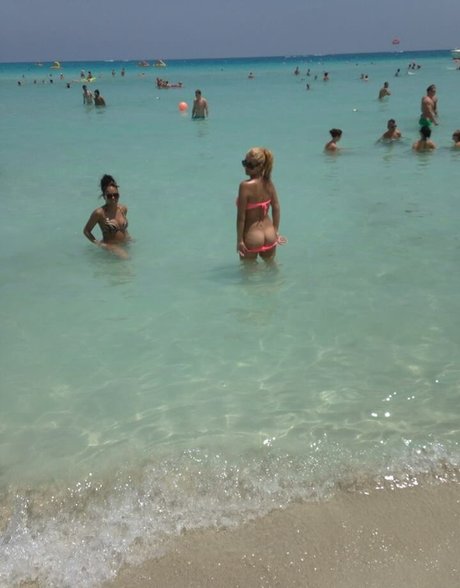 Georgian Daisy Bauer 裸のモデル 写真